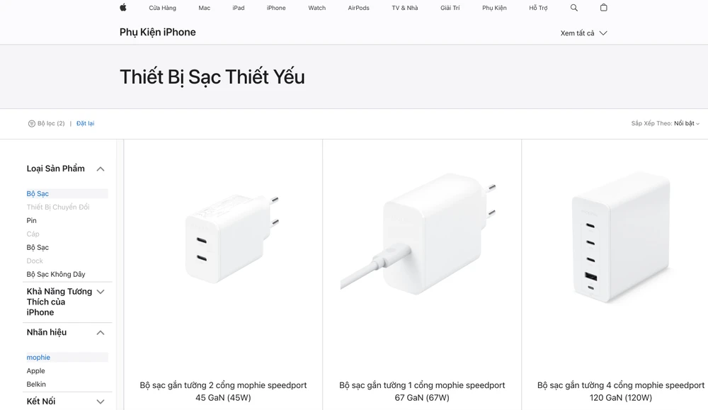 Các bộ sạc đạt chứng nhận được bán trên Apple Store. Ảnh: TIỂU MINH