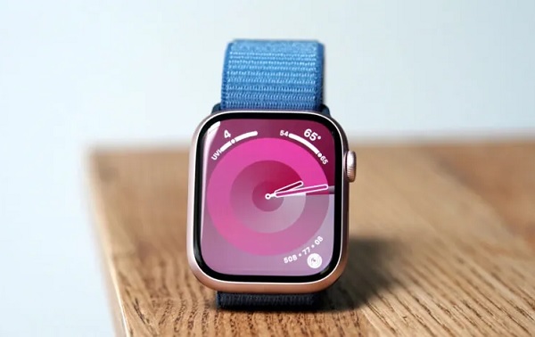 A smart watch on a computer

Description automatically generated